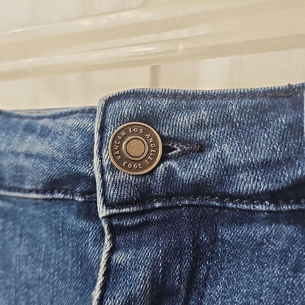 KanCan Mid Rise Distressed Raw Hem Denim Jean Shorts Large - Picture 3 of 8